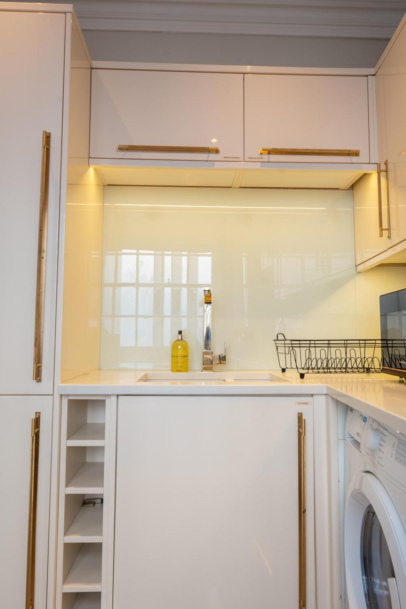 Camden's Luxurious Urban Escape Apartment *